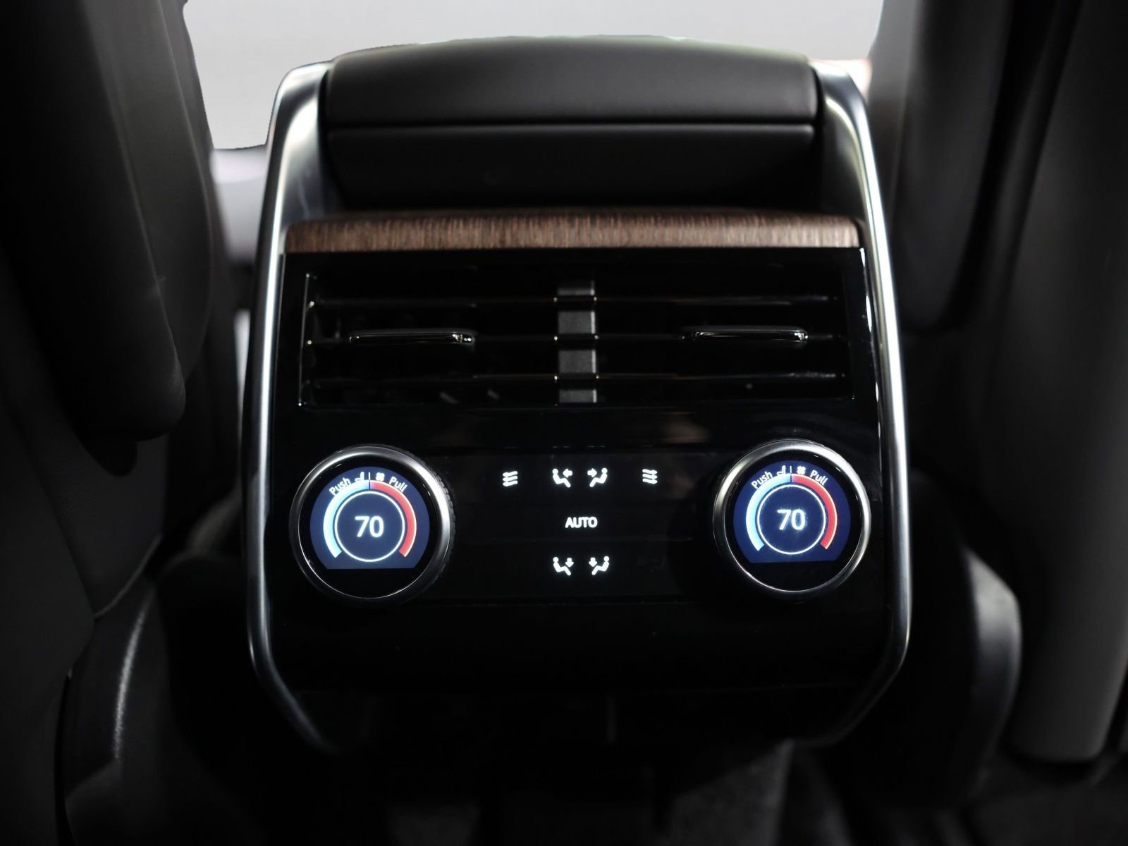Used 2025 Land Rover Range Rover SE AWD/4WD image 31