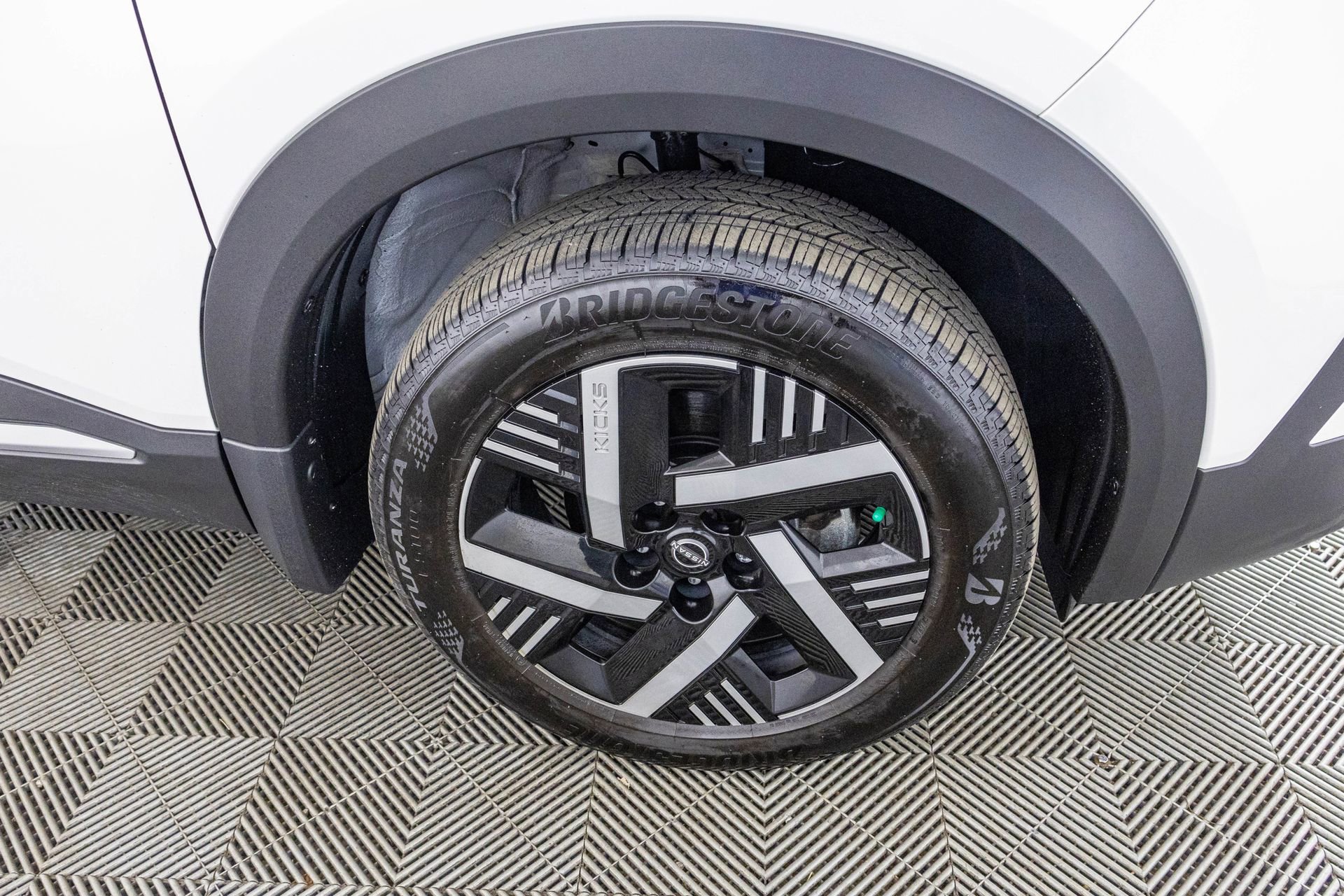 Used 2025 Nissan Kicks SV image 45