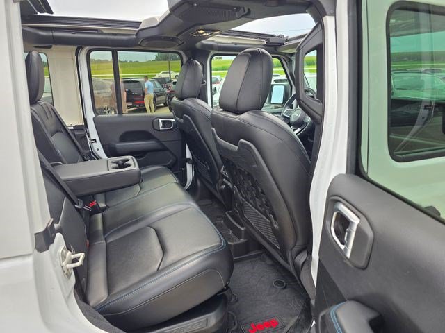 Used 2023 Jeep Wrangler Unlimited Rubicon 4xe w/ Cold Weather Group AWD/4WD image 19