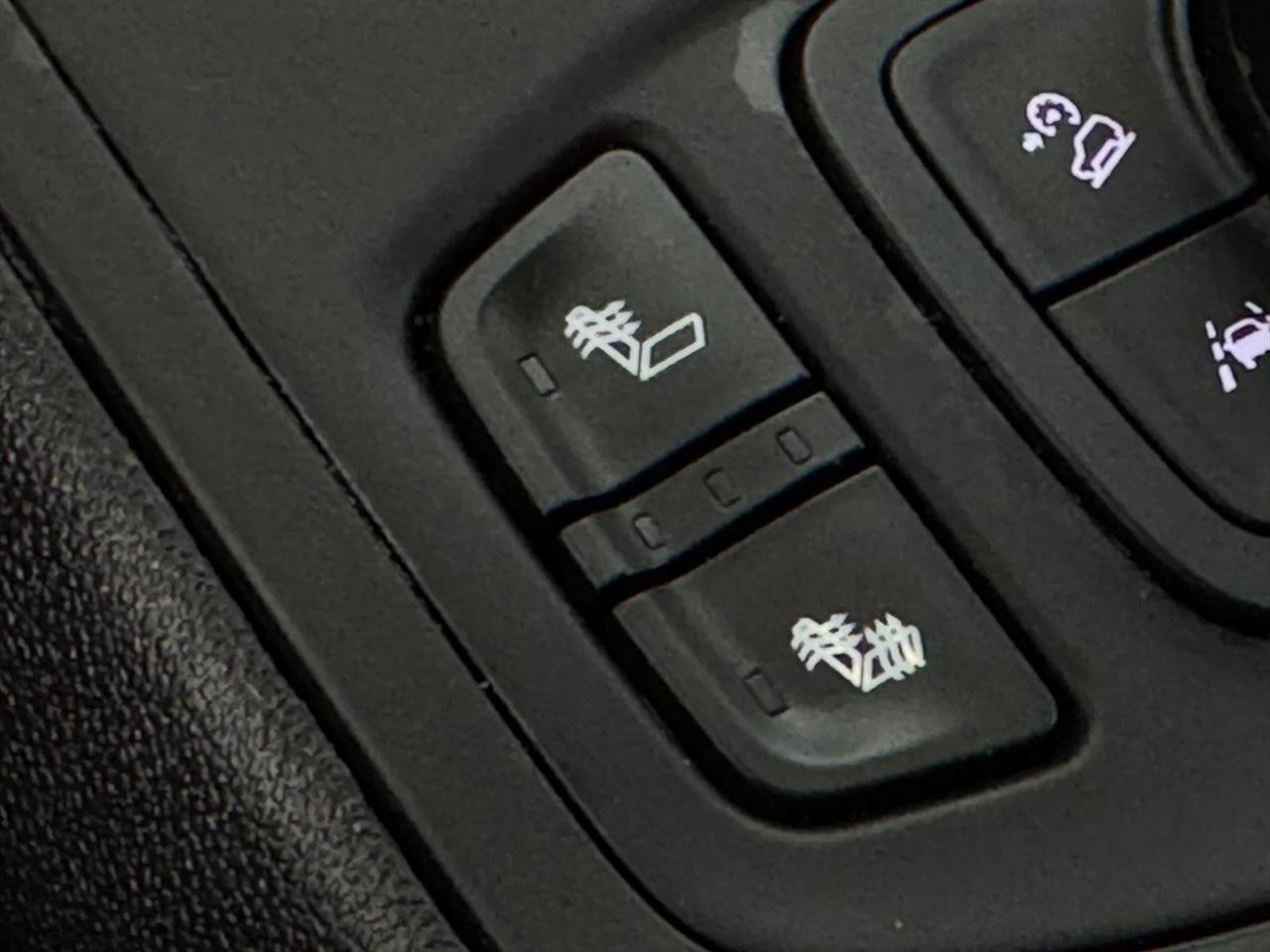 Used 2024 GMC Terrain SLT AWD/4WD image 18