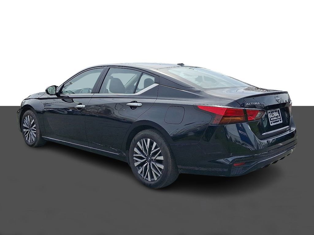 Used 2025 Nissan Altima 2.5 SV image 5
