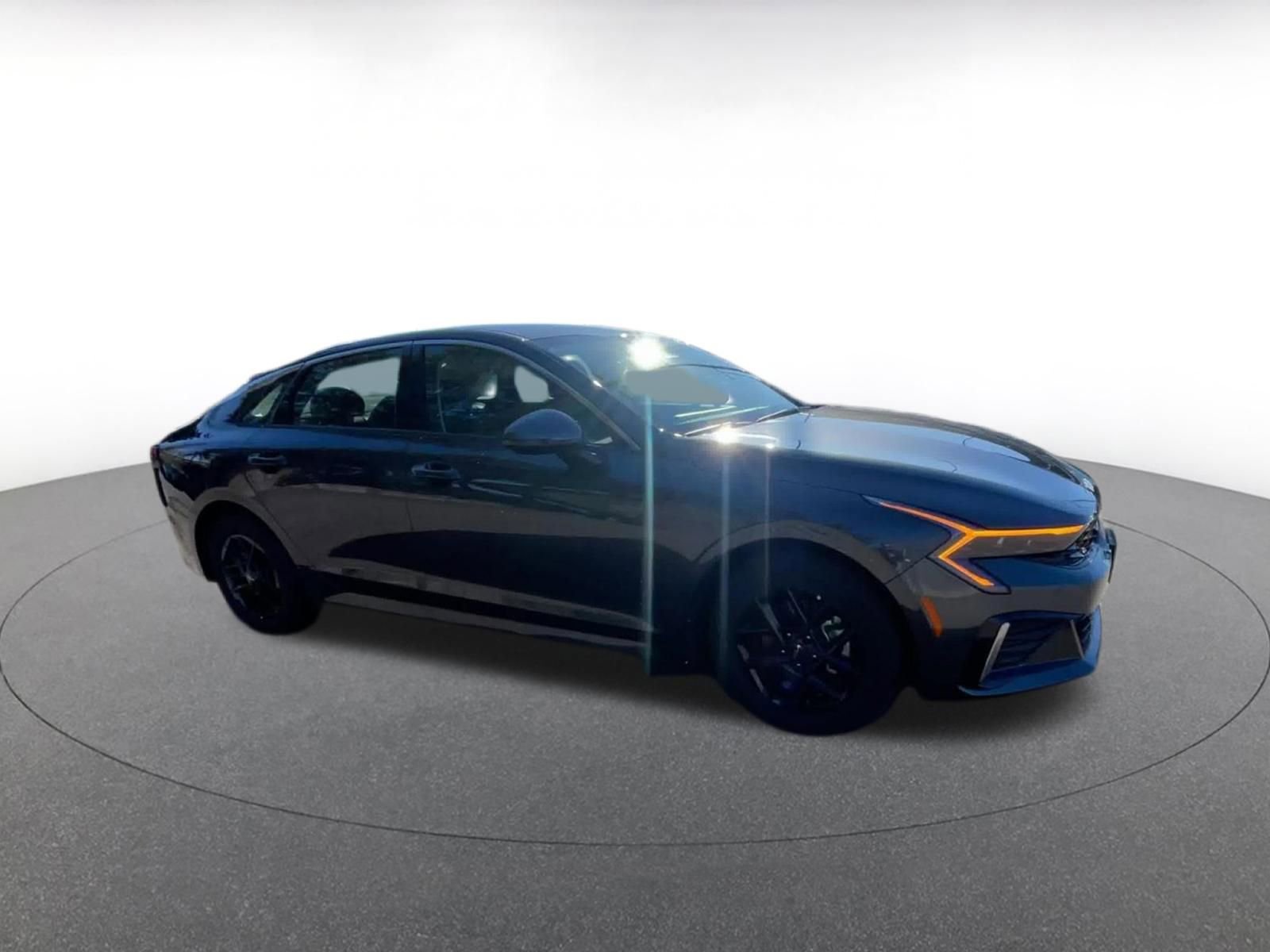 Used 2025 Kia K5 LXS image 2