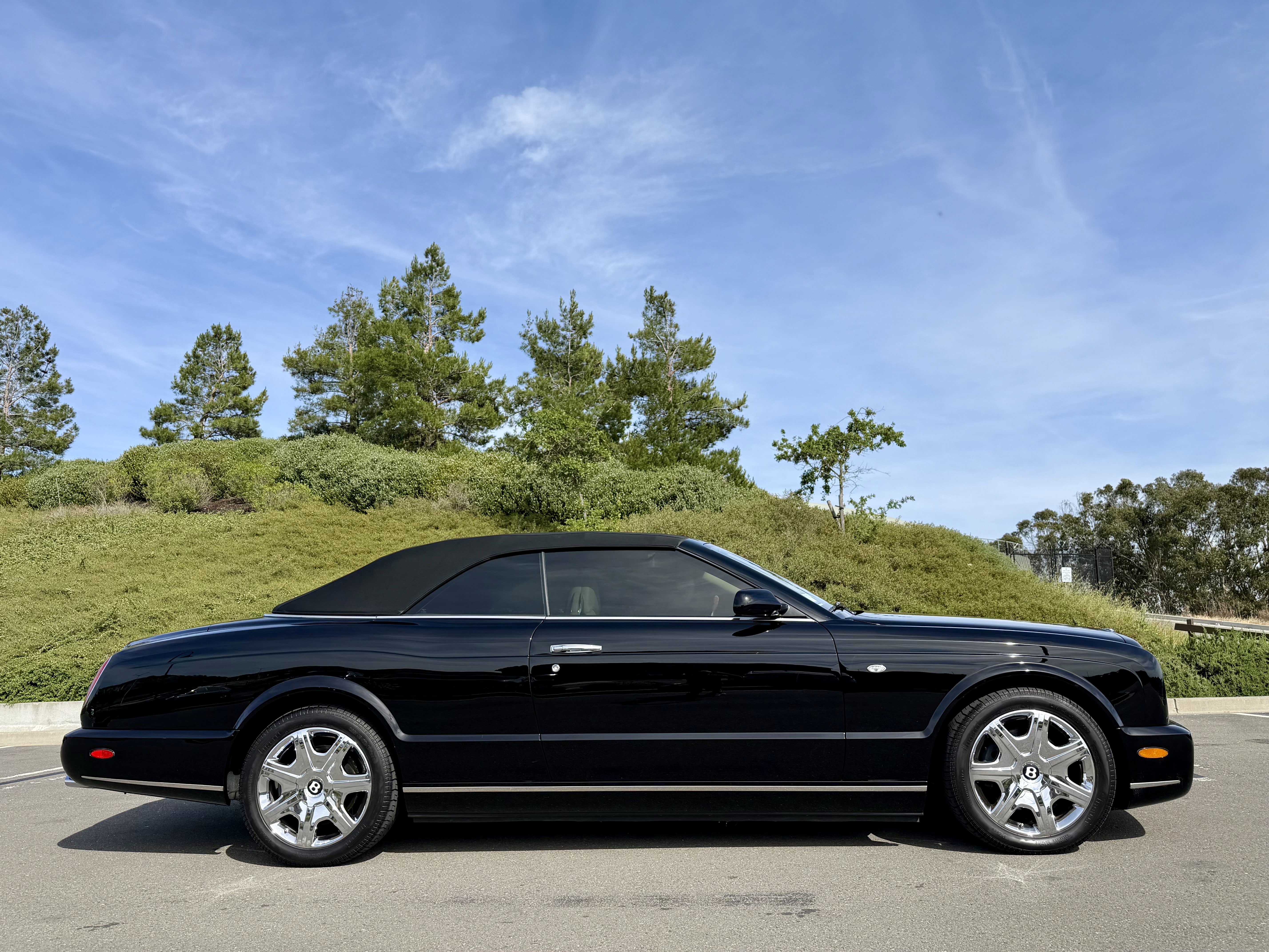 Used 2007 Bentley Azure image 26