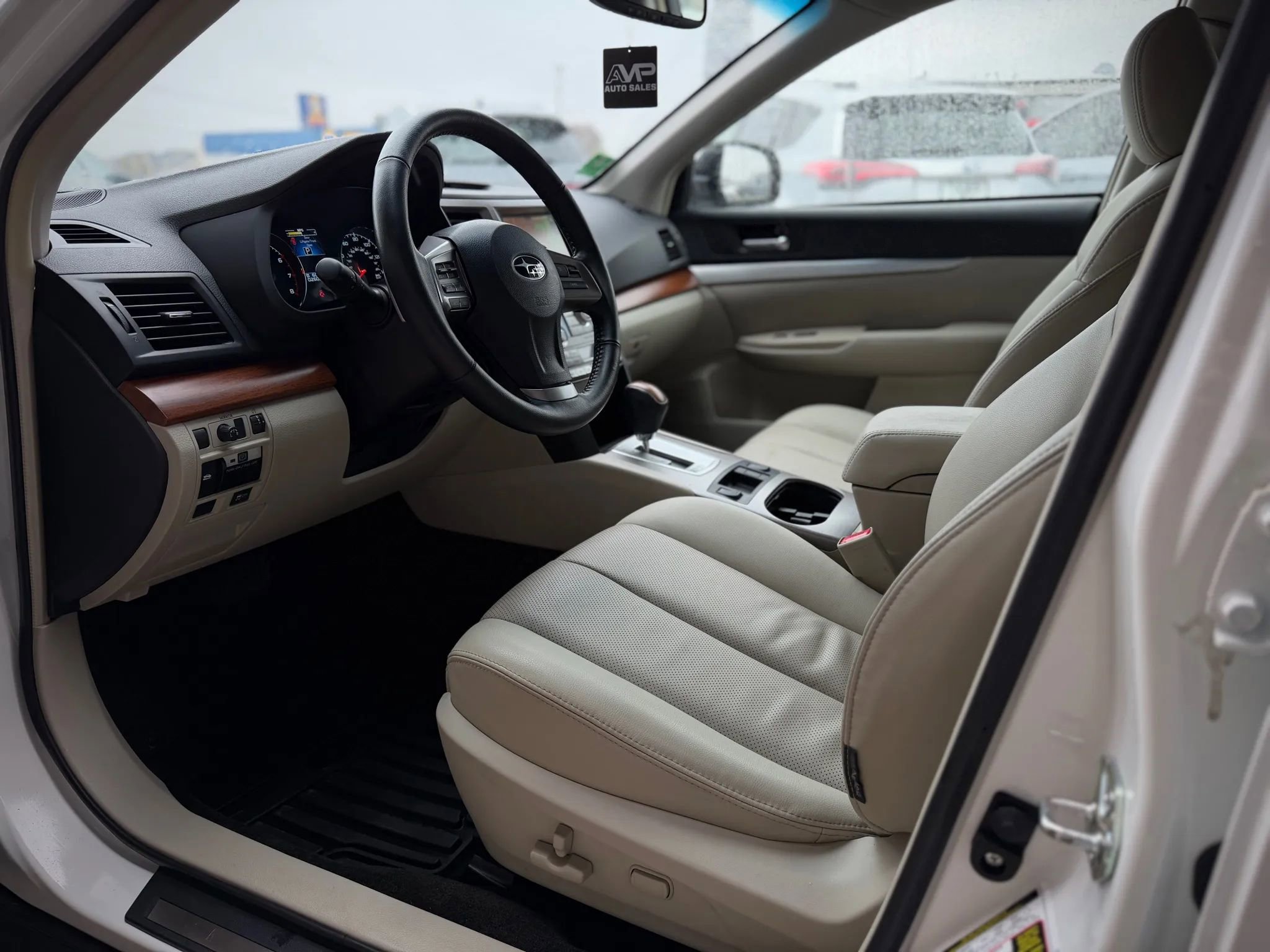 Used 2014 Subaru Outback 2.5i Limited image 9