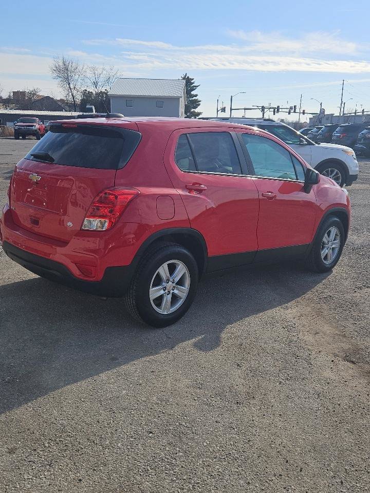 Used 2020 Chevrolet Trax LS w/ Tint and Cruise Package image 6
