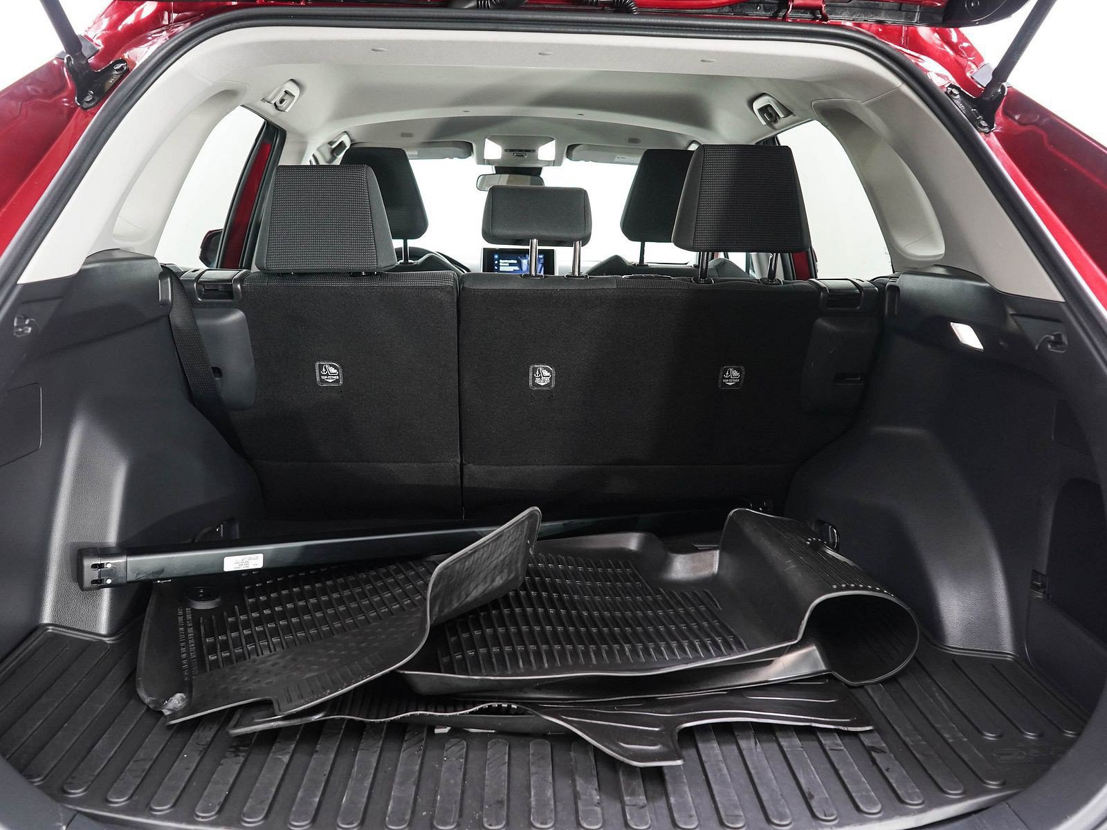 Used 2024 Toyota RAV4 LE AWD/4WD image 9