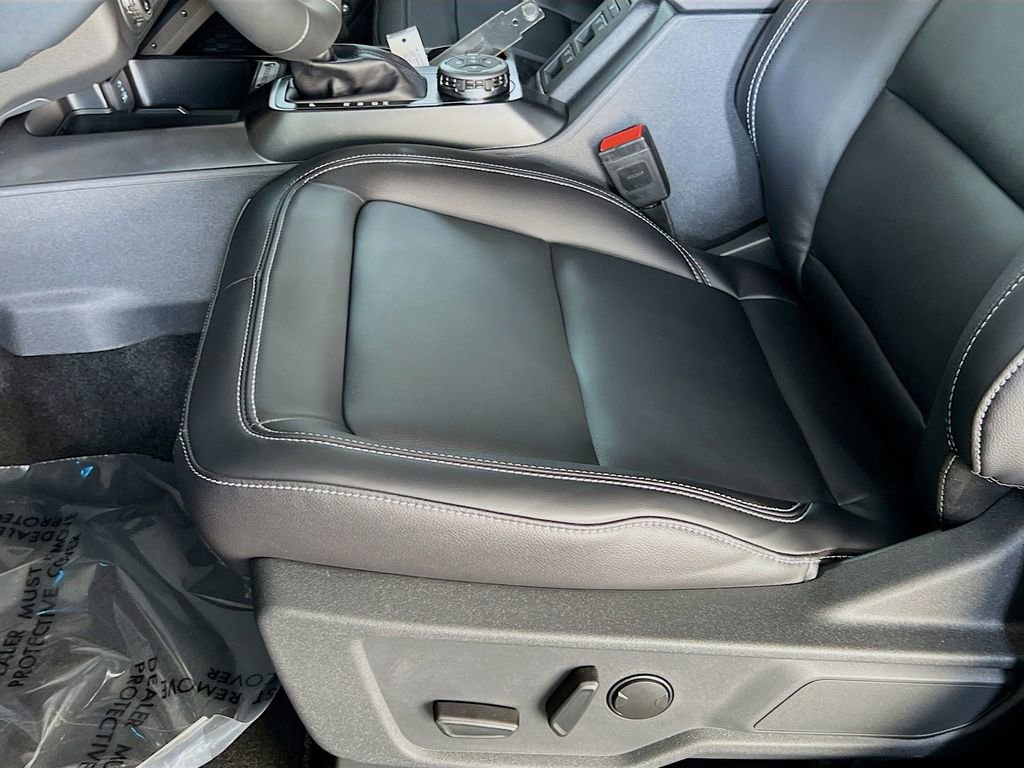 New 2025 Ford Bronco Outer Banks w/ Sasquatch Package image 24