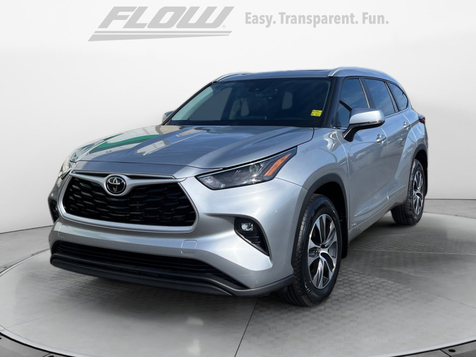 Certified 2025 Toyota Highlander XLE image 4