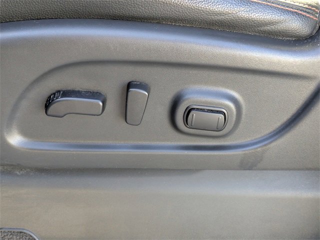 Used 2021 Nissan Titan PRO-4X w/ Pro-4x Convenience Package image 19