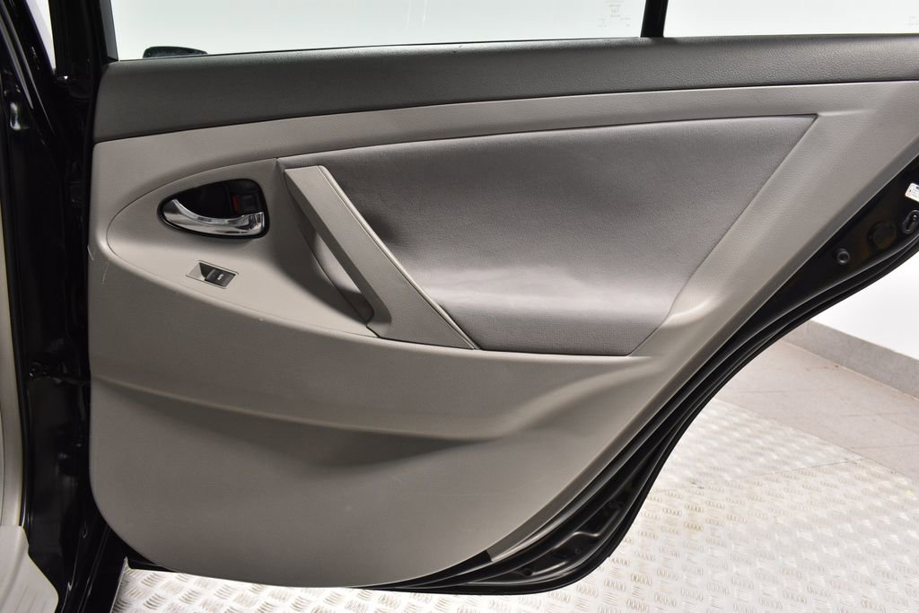 Used 2010 Toyota Camry Hybrid image 27