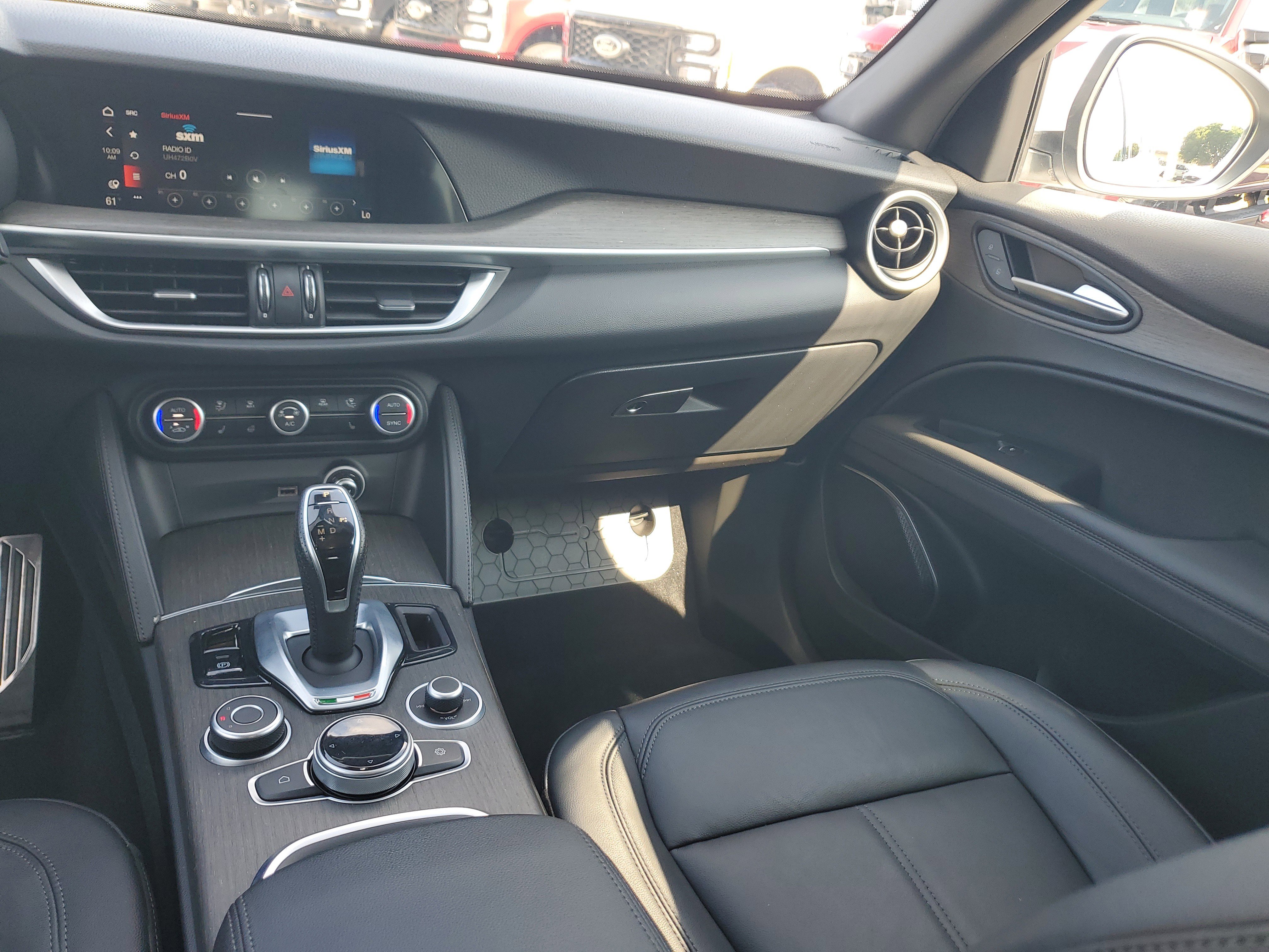 Used 2022 Alfa Romeo Stelvio Ti w/ Active Assist Plus Package image 18