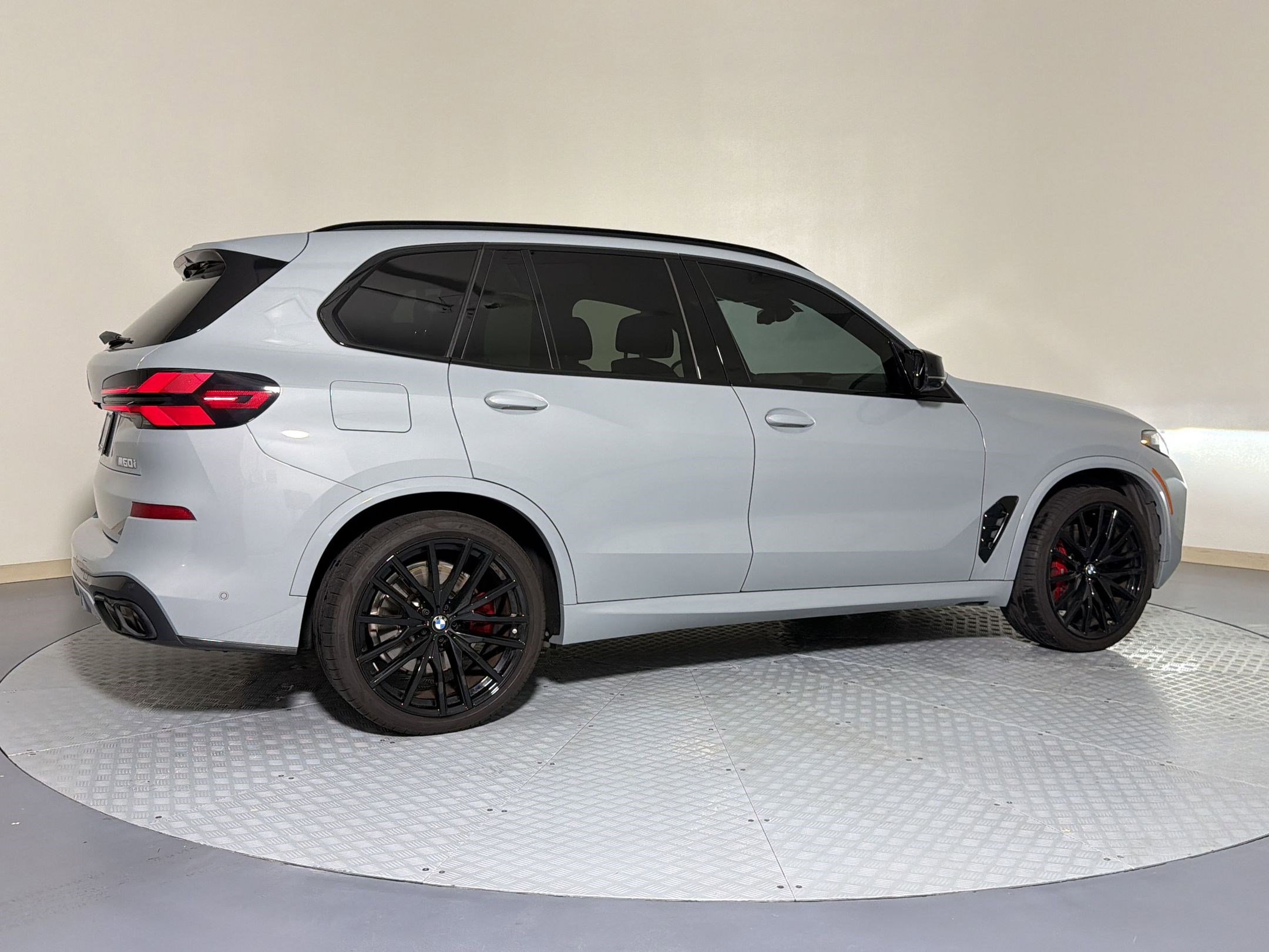 Certified 2025 BMW X5 M60i w/ Parking Assistance Package AWD/4WD image 9