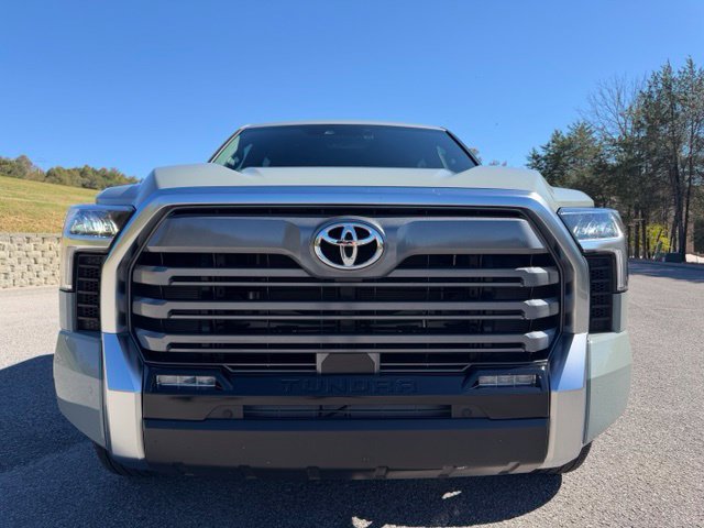 Used 2025 Toyota Tundra Limited AWD/4WD image 14