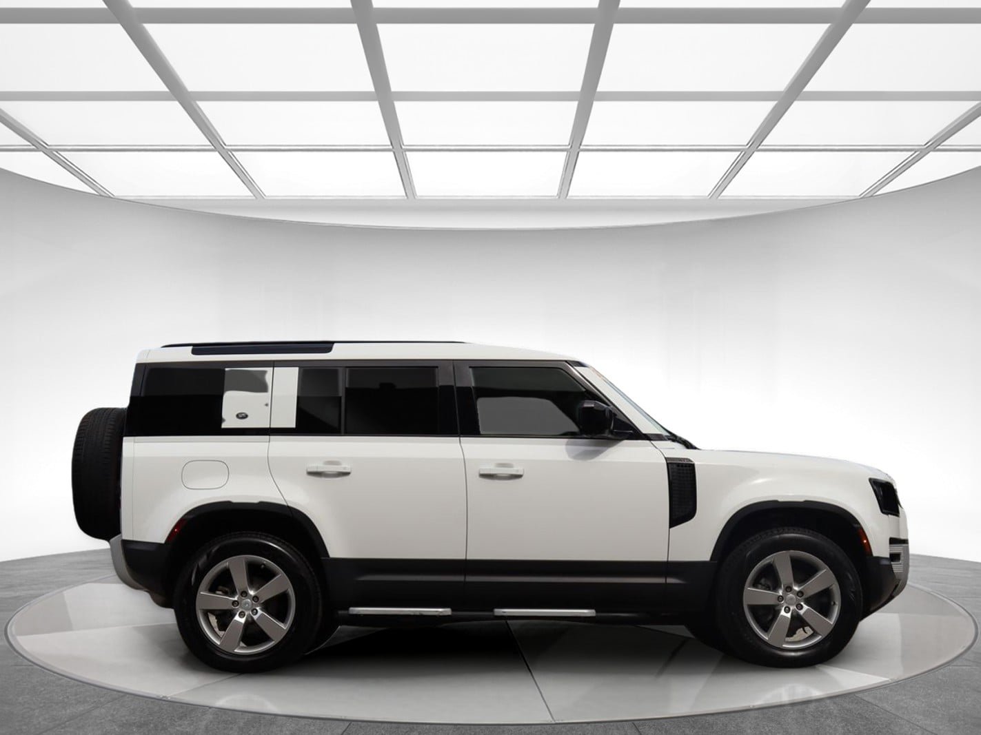 Used 2023 Land Rover Defender 110 S AWD/4WD image 5