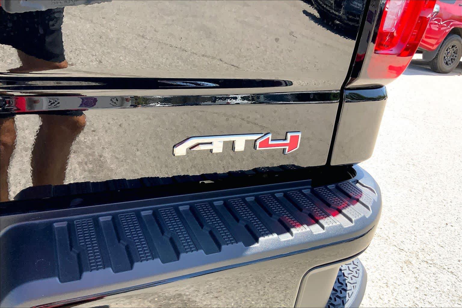 Used 2026 GMC Sierra 1500 AT4 w/ AT4 Premium Package AWD/4WD image 10