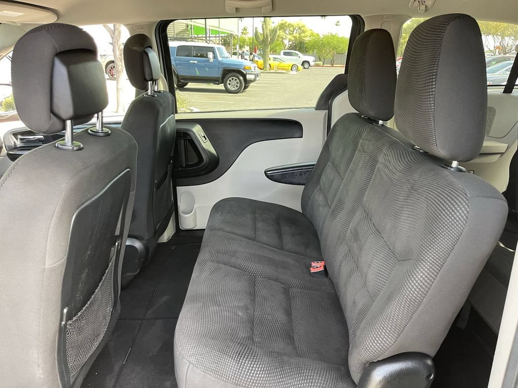 Used 2020 Dodge Grand Caravan SE w/ UConnect Hands-Free Group FWD image 17
