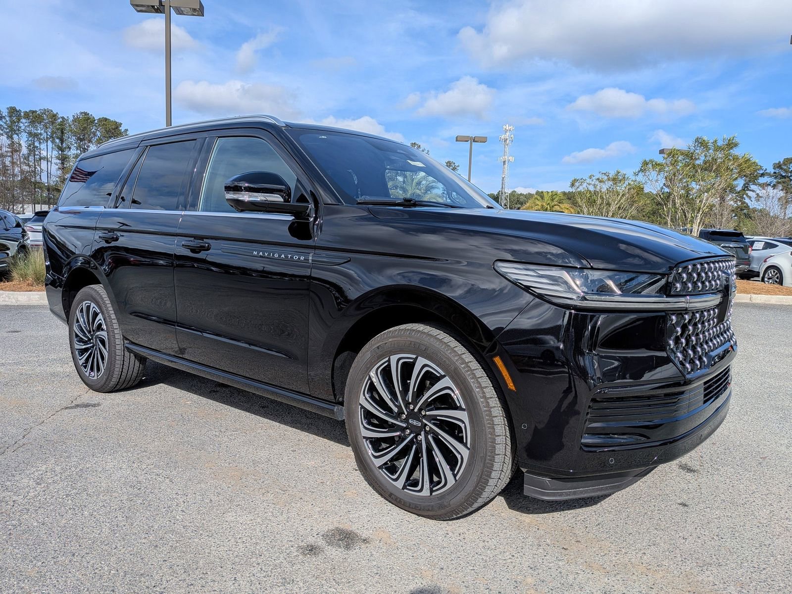 Used 2025 Lincoln Navigator Black Label image 3
