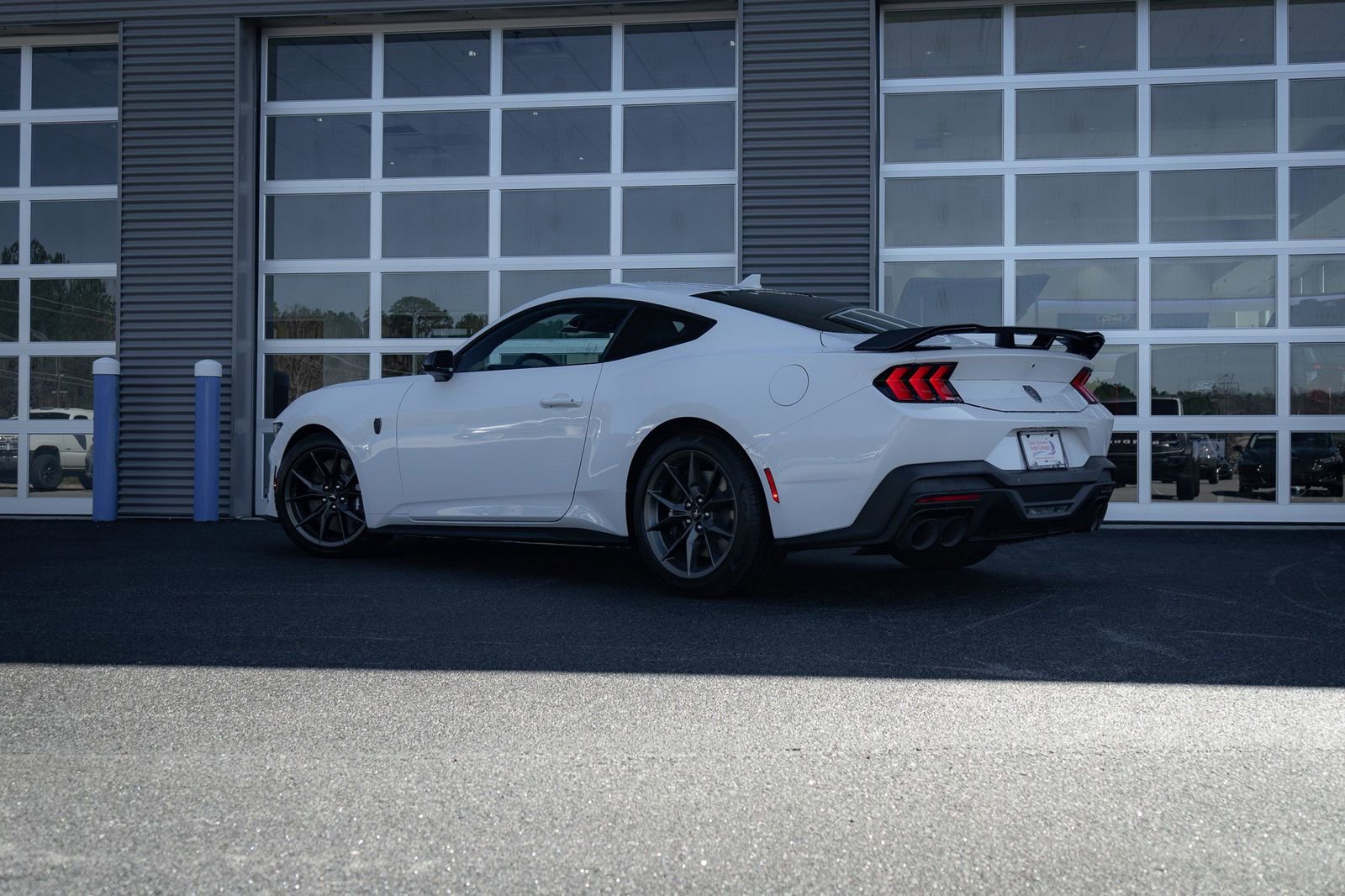 Used 2025 Ford Mustang Dark Horse RWD image 39