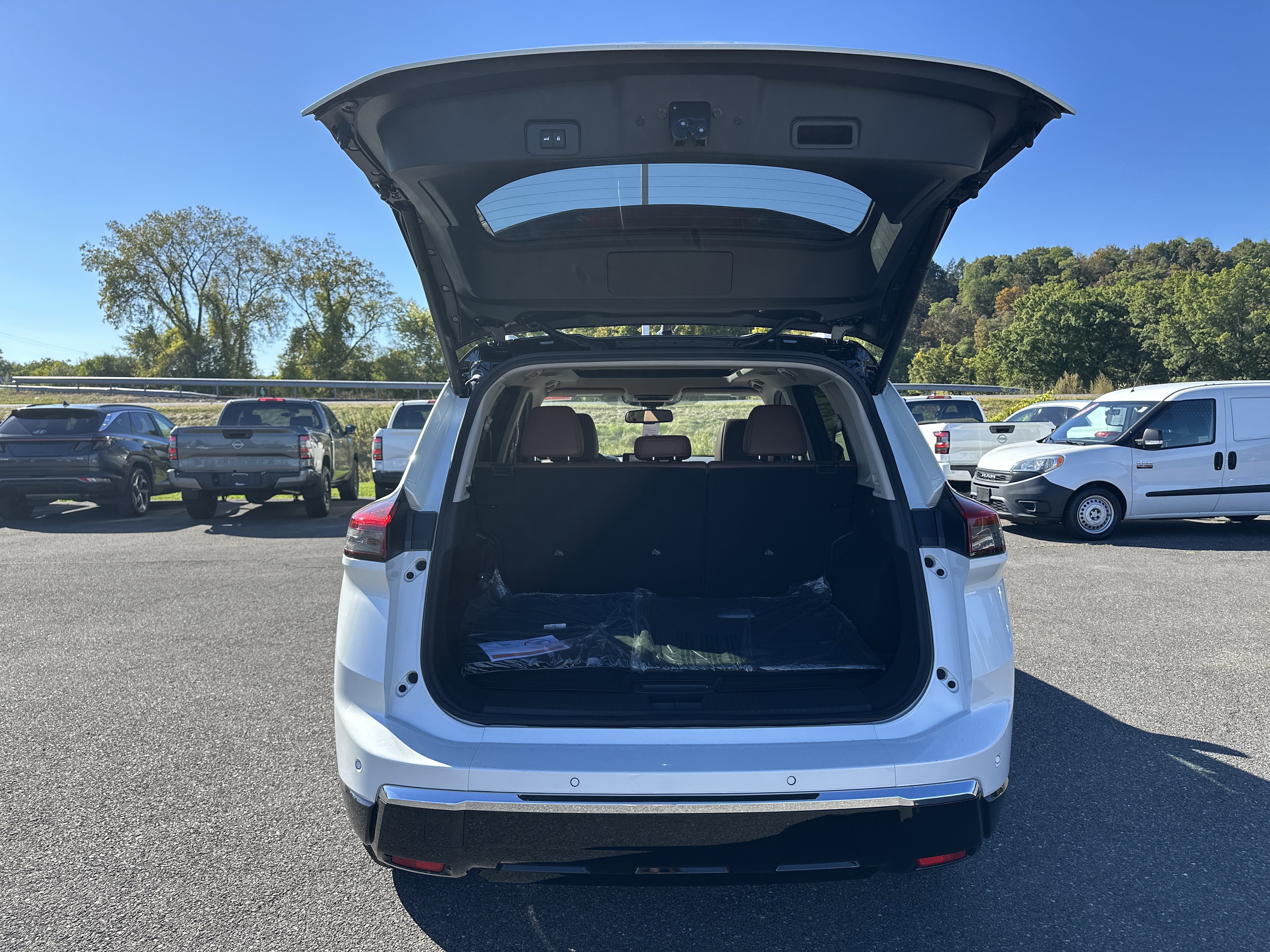 New 2026 Nissan Rogue Platinum image 32