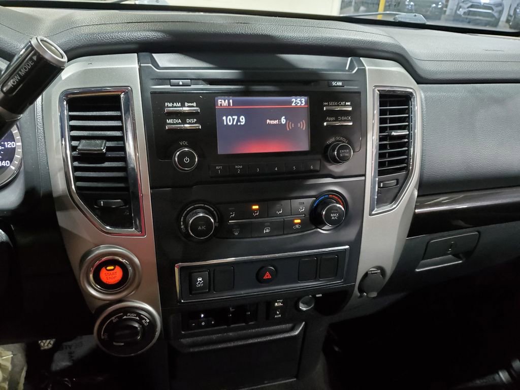 Used 2017 Nissan Titan SV AWD/4WD image 26