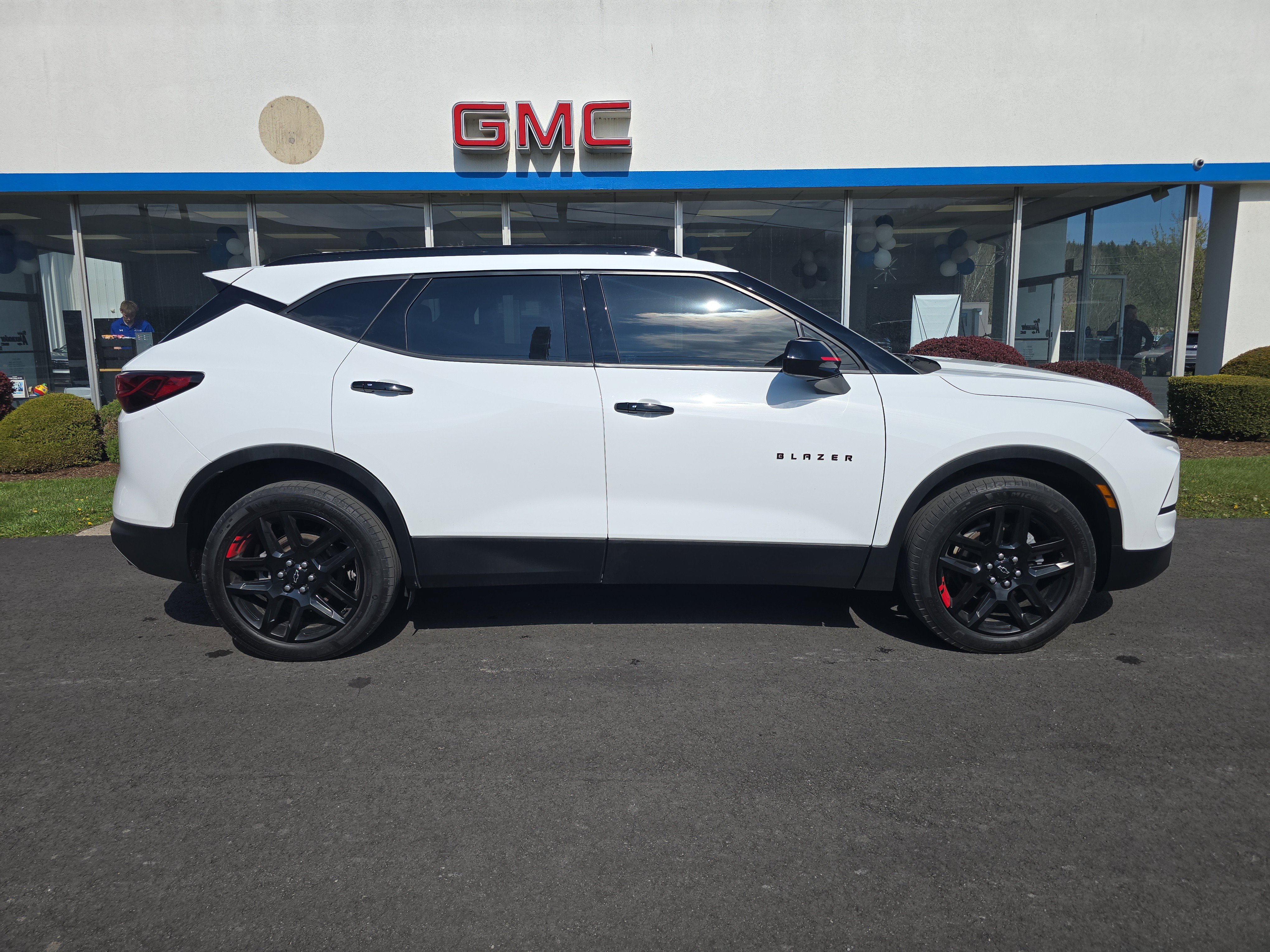 Used 2023 Chevrolet Blazer LT w/ Convenience Package AWD/4WD image 2