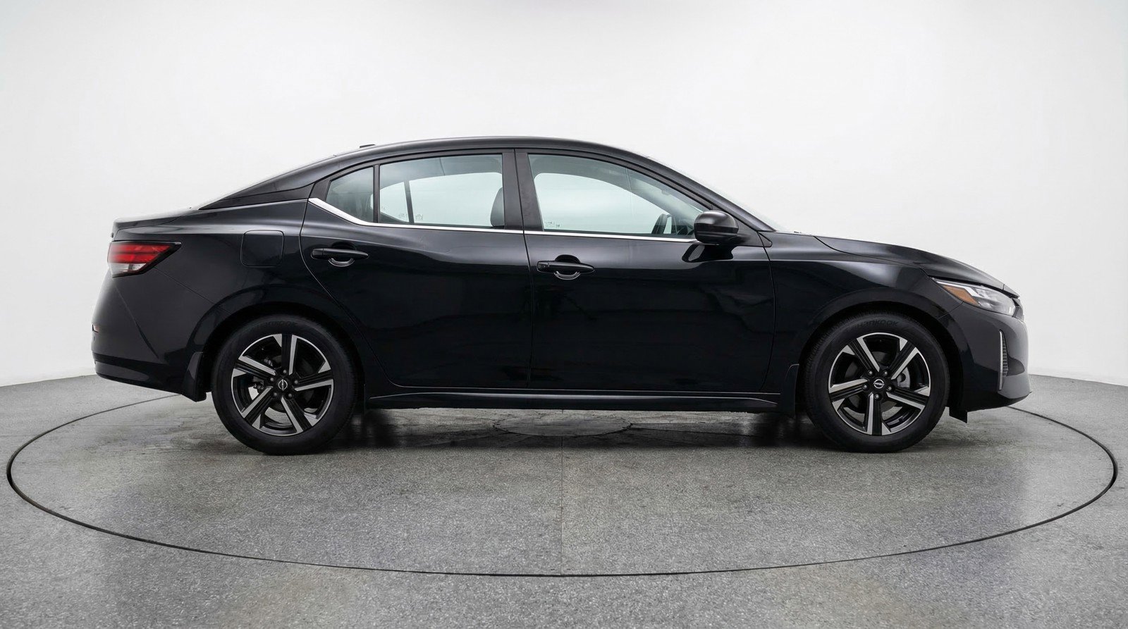 Used 2025 Nissan Sentra SV FWD image 11