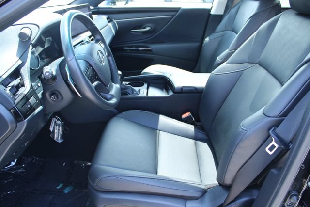 Used 2025 Lexus ES 300h w/ Premium Package FWD image 27