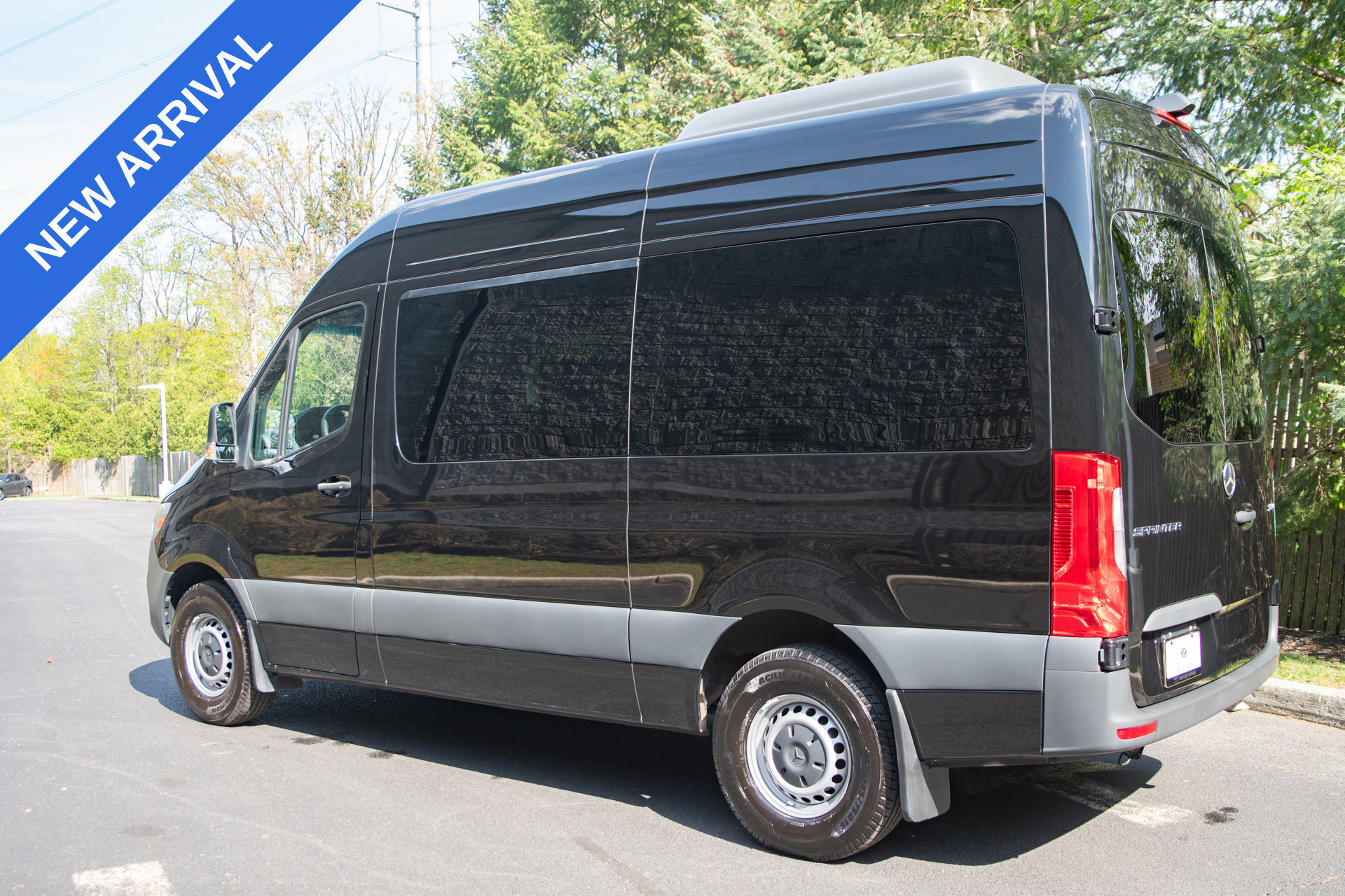Used 2025 Mercedes-Benz Sprinter 2500 image 2