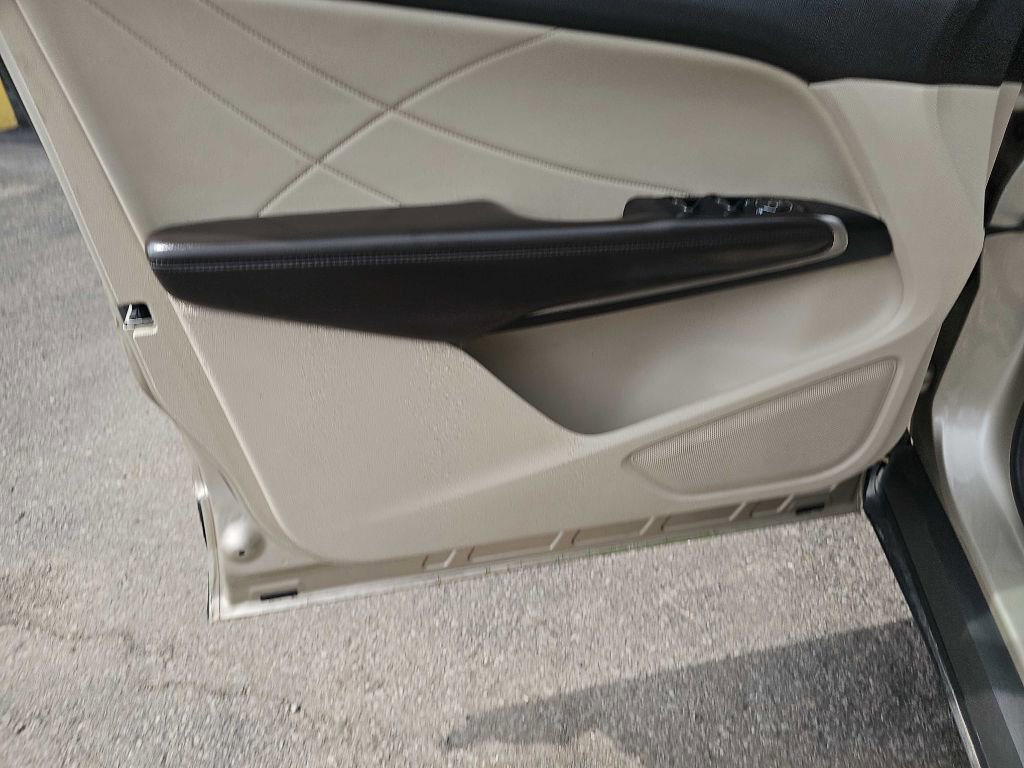 Used 2017 Lincoln MKC Reserve w/ Lincoln MKC Climate Package image 34