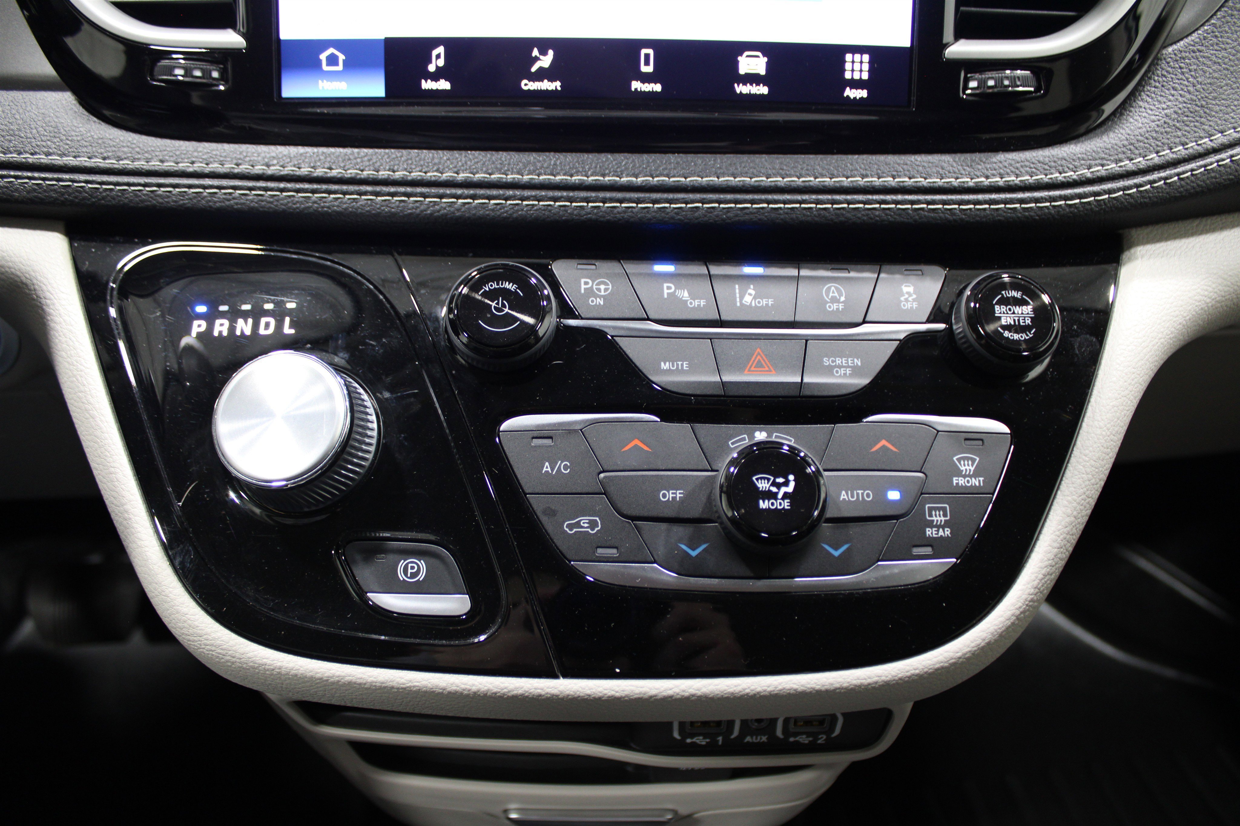 Used 2022 Chrysler Pacifica Touring-L image 22