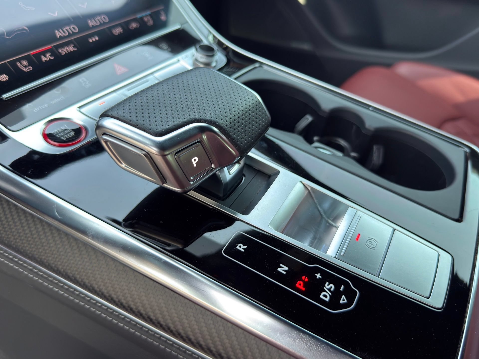 Used 2024 Audi SQ8 Prestige AWD/4WD image 16