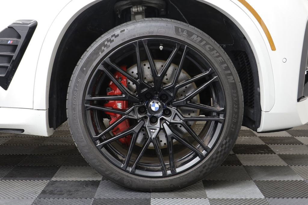Used 2024 BMW X5 M Competition w/ Executive Package image 25