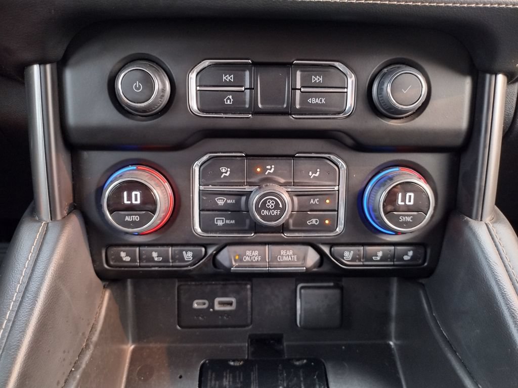 Used 2022 Chevrolet Suburban Premier AWD/4WD image 4
