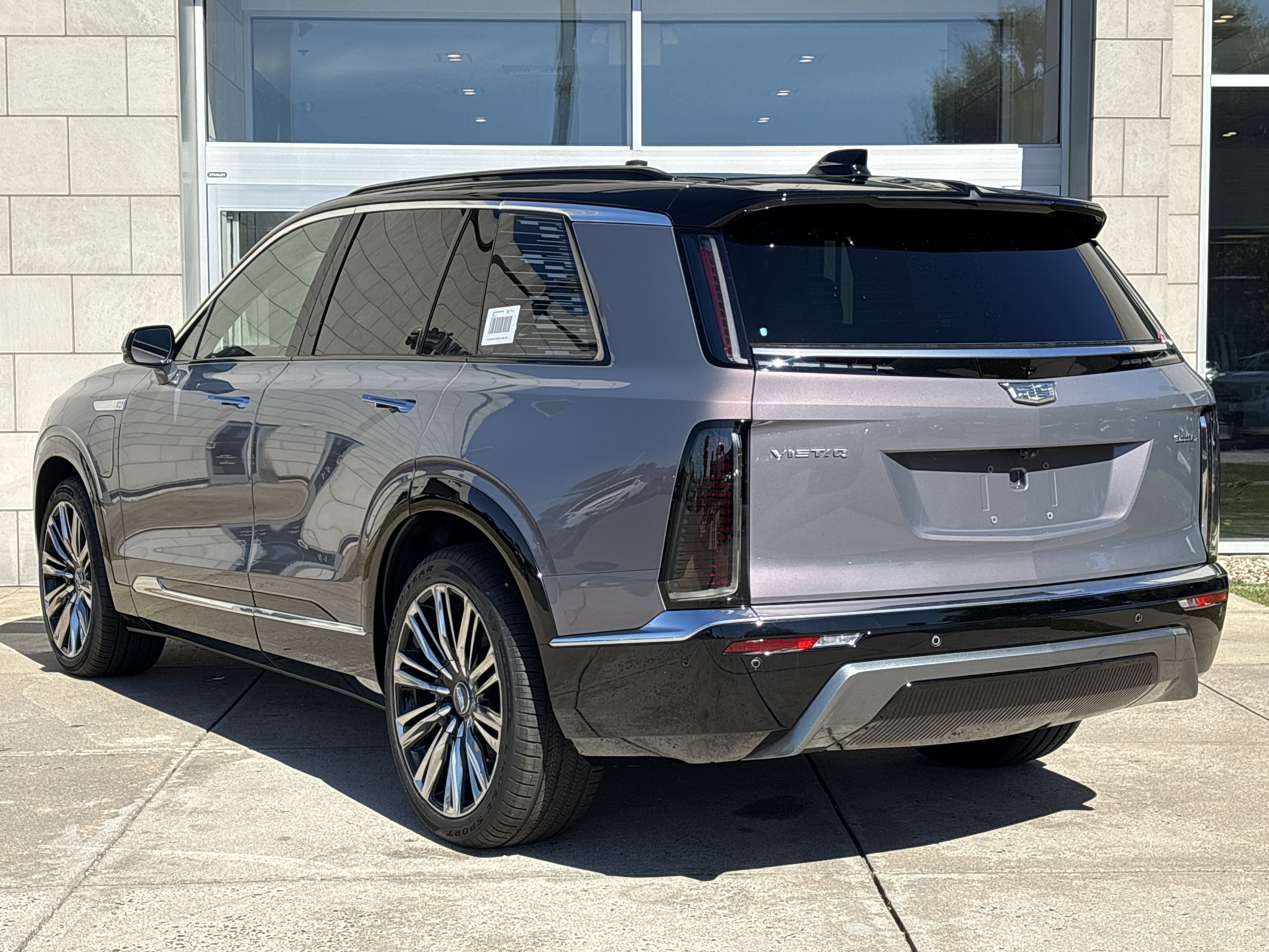 New 2026 Cadillac Vistiq Premium Luxury w/ LPO, Floor Liner Package image 9