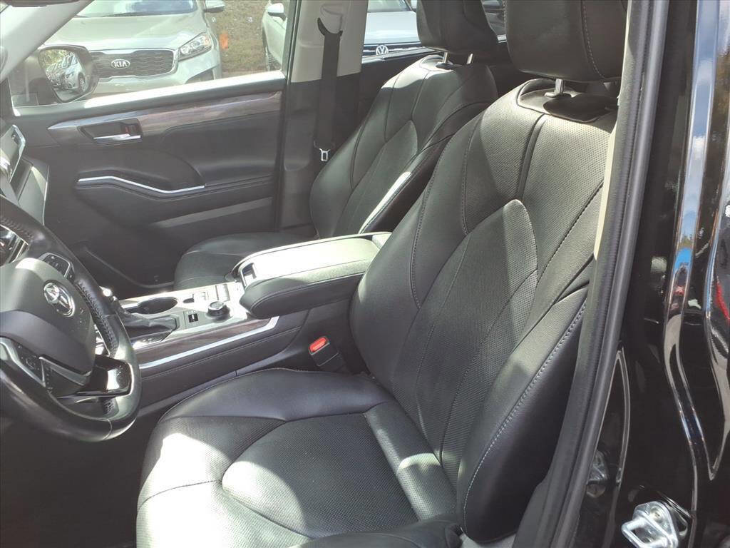 Used 2021 Toyota Highlander Limited AWD/4WD image 18