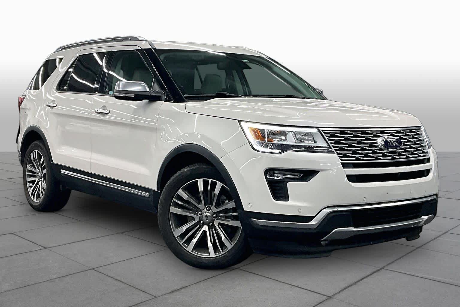 Used 2018 Ford Explorer Platinum AWD/4WD image 2