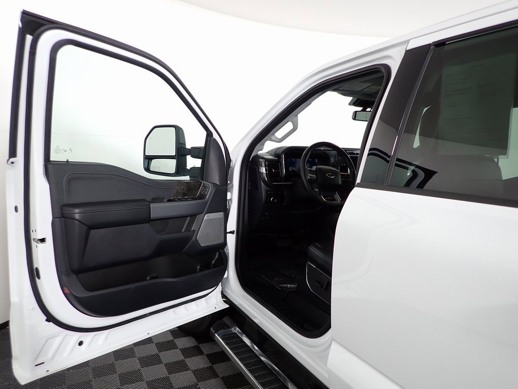 Used 2024 Ford F350 Lariat w/ FX4 Off-Road Package image 19