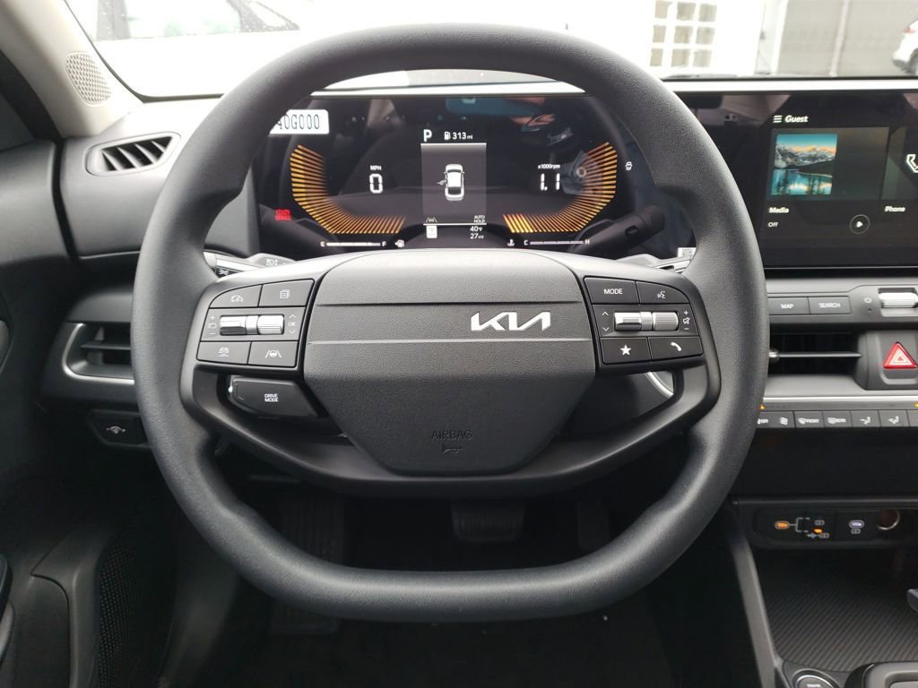 New 2025 Kia K4 LXS image 11