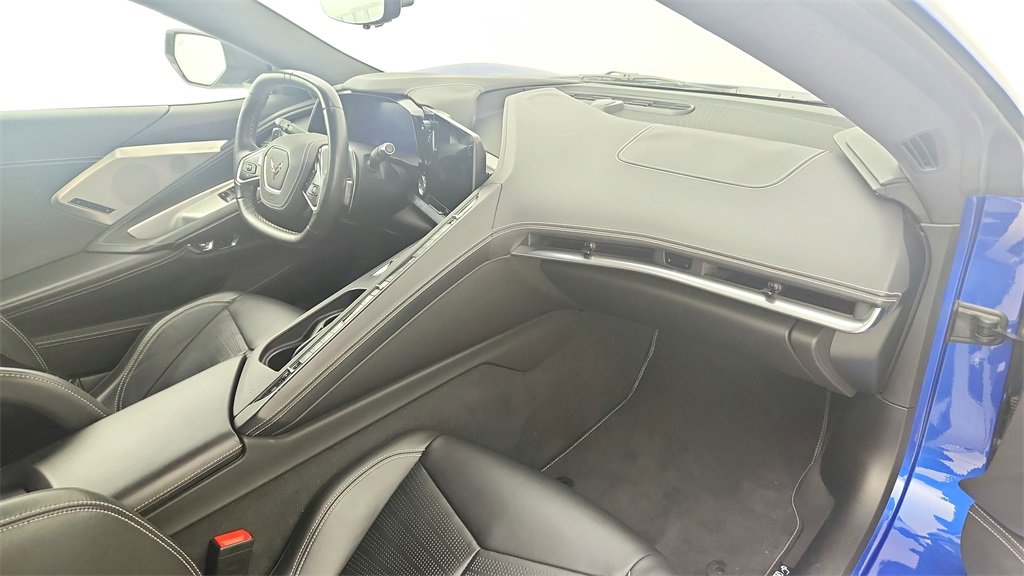 Used 2021 Chevrolet Corvette Stingray w/ Z51 Performance Package image 29