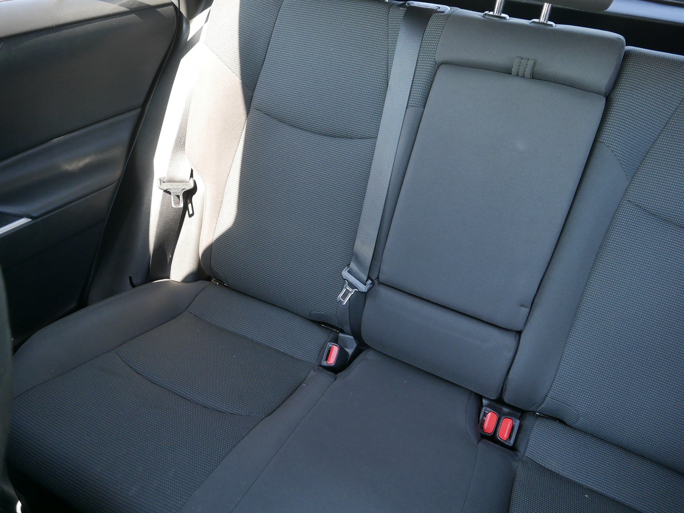 Used 2021 Toyota RAV4 LE AWD/4WD image 12