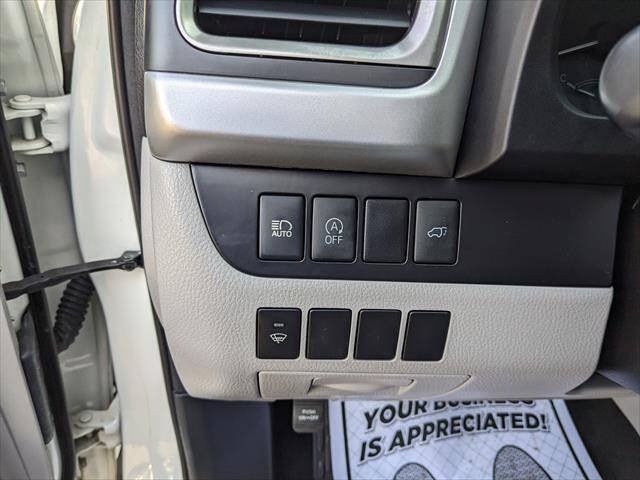 Used 2017 Toyota Highlander Plus w/ Protection Package #3 AWD/4WD image 11