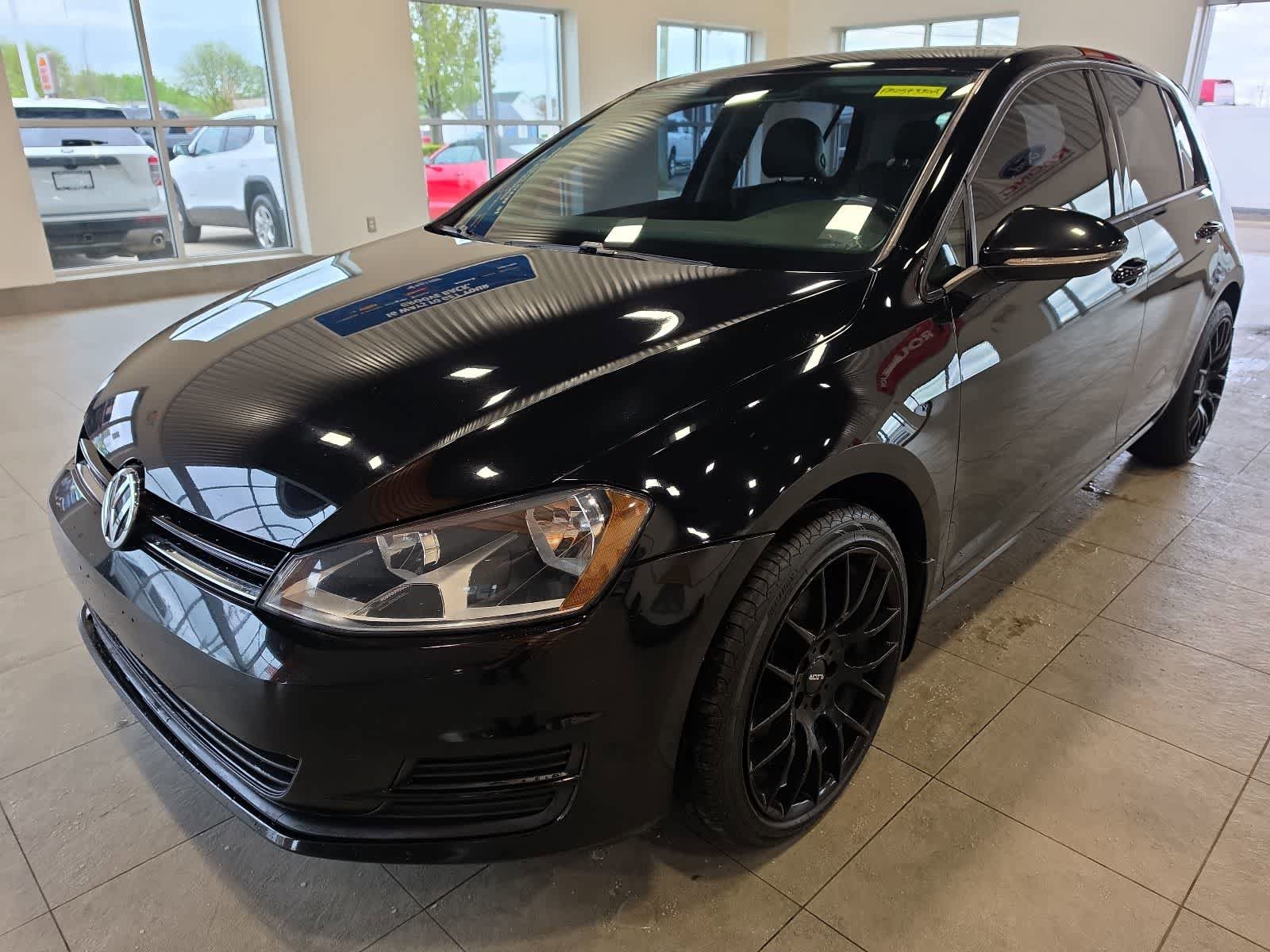 Used 2015 Volkswagen Golf TDI S FWD image 1