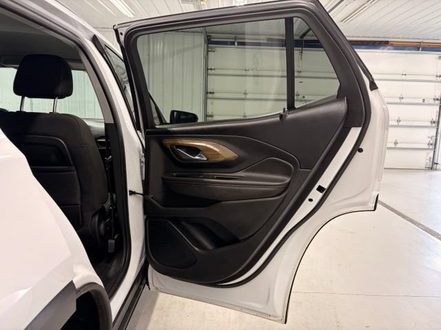 Used 2020 GMC Terrain SLE w/ Elevation Edition FWD image 8