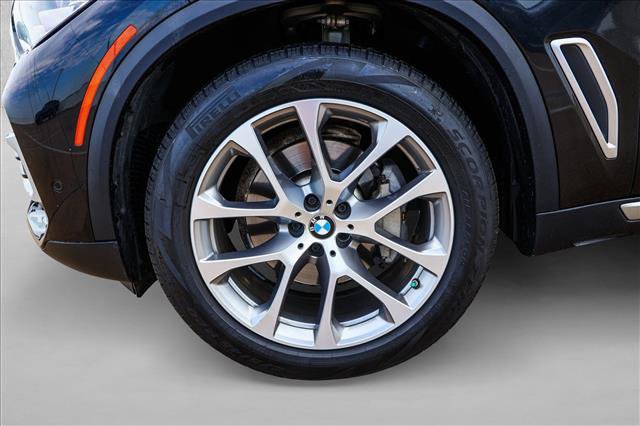 Used 2021 BMW X5 xDrive40i w/ Premium Package AWD/4WD image 9
