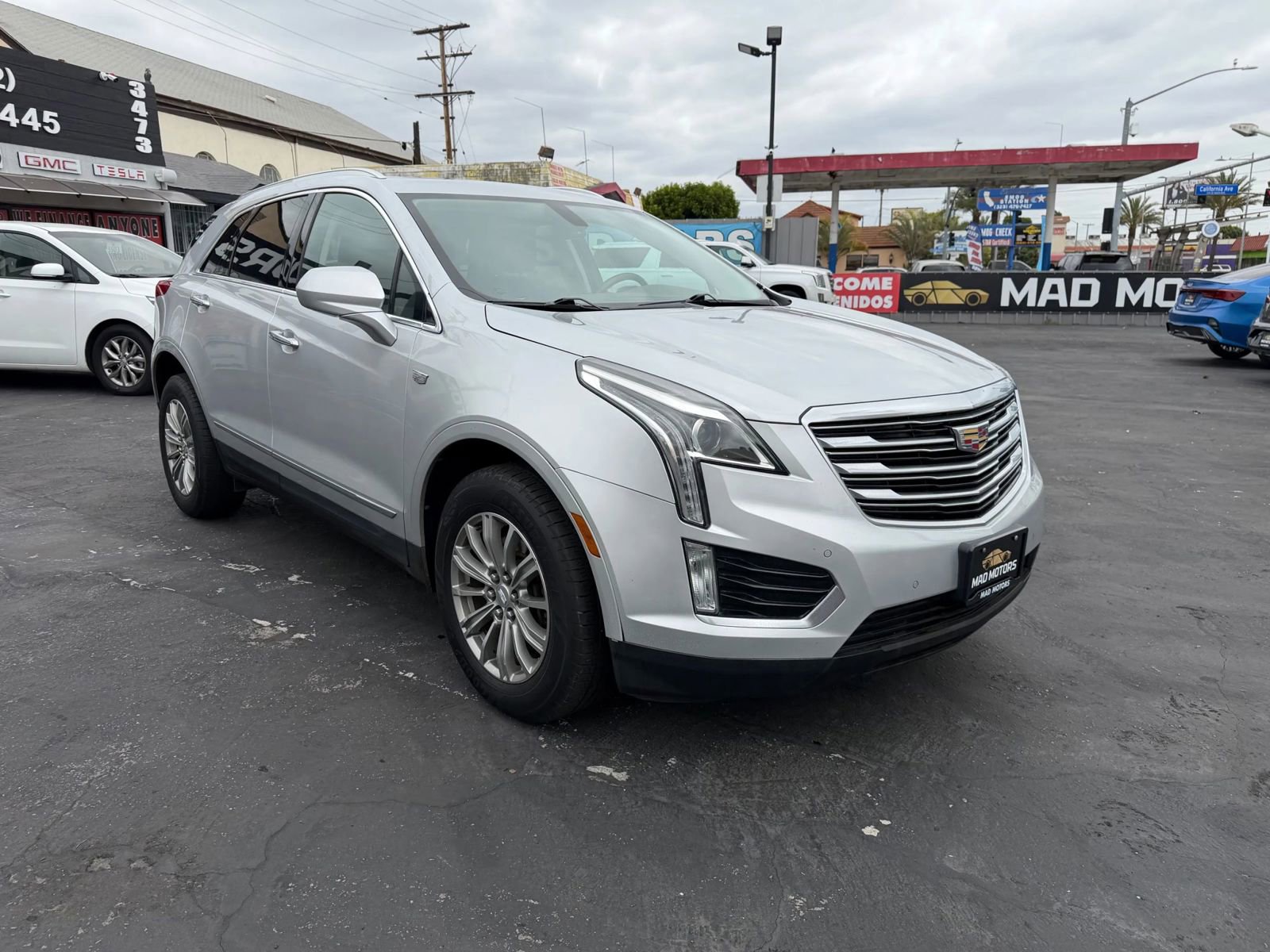Used 2017 Cadillac XT5 Luxury AWD/4WD image 2