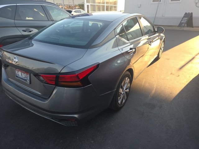 Used 2022 Nissan Altima 2.5 S FWD image 3
