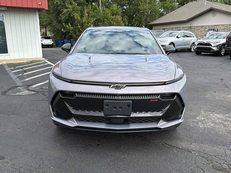 Used 2024 Chevrolet Equinox EV RS FWD image 2