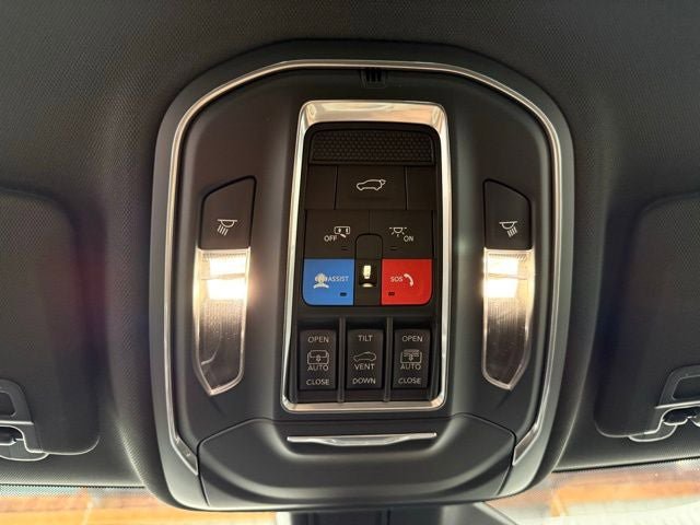 New 2026 Jeep Grand Cherokee Limited w/ Limited Altitude Package AWD/4WD image 18