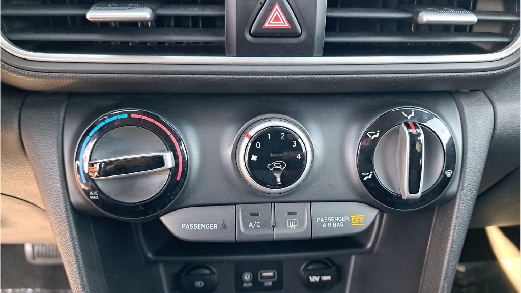 Used 2019 Hyundai Kona SE FWD image 33