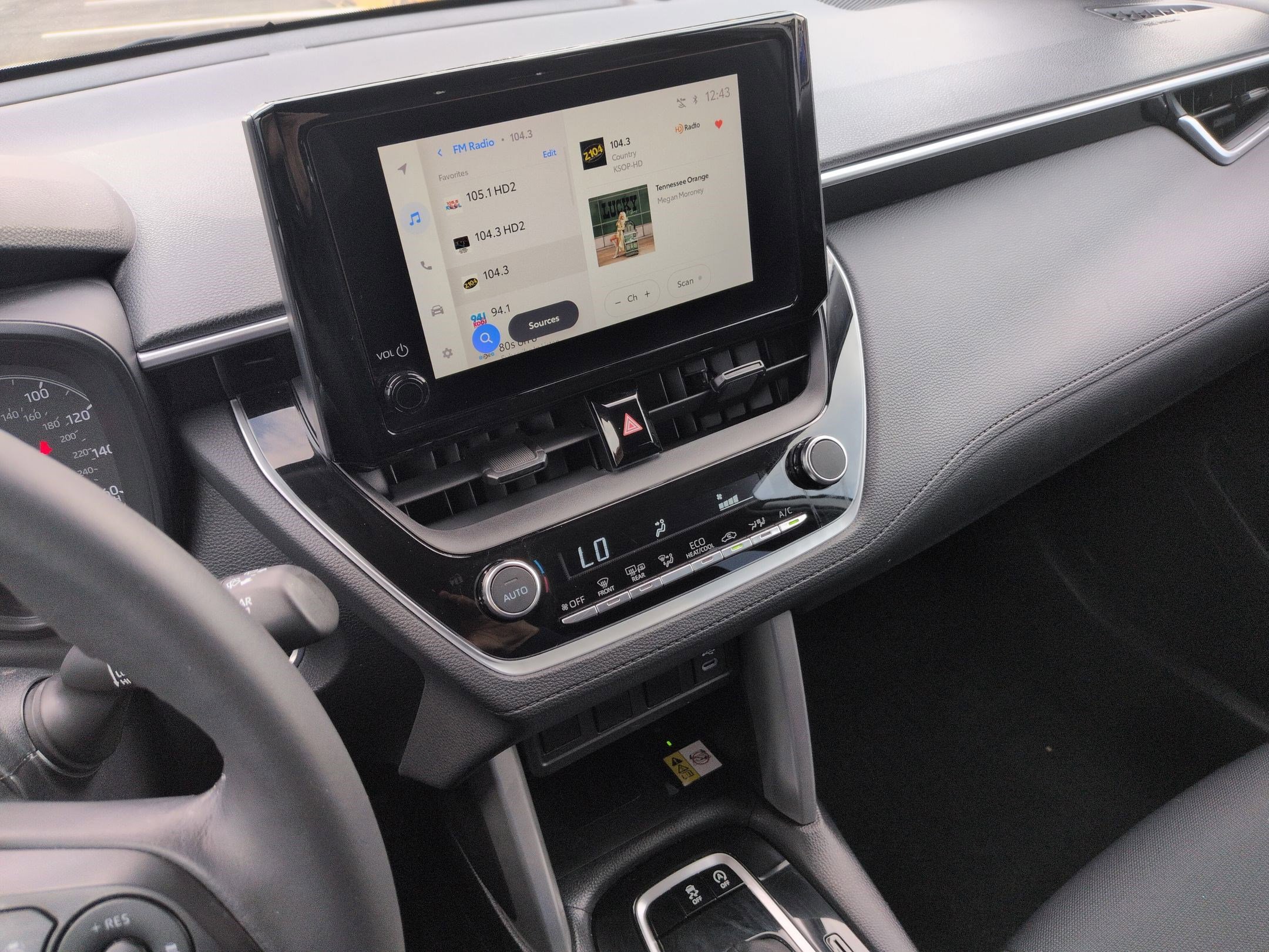 Used 2023 Toyota Corolla Cross LE w/ Moonroof Package image 28